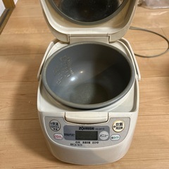 炊飯器の画像