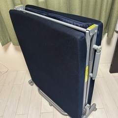 折りたたみベッドの画像