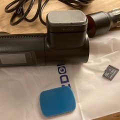 使用期間1ヶ月未満 ドラレコ AZDOME M330 DASH CAM  Micro SDカード付(128GB) セキュリティ 防犯 記録用にの画像