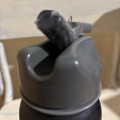 （新品未使用）ハワイのアディダスオリジナルスのドリンクボトルの画像