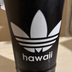 （新品未使用）ハワイのアディダスオリジナルスのドリンクボトルの画像