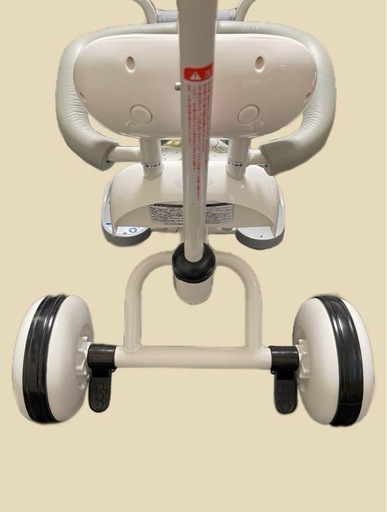 【外で未使用】ディズニー トライクピュア 三輪車（ホワイト）かじとり おしゃれ トイザらス限定