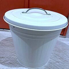 IKEAイケア KNODD 蓋付き ブリキ ゴミ箱 ホワイト 16L