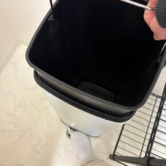 お渡し先確定！フットペダル式ゴミ箱【大 】の画像