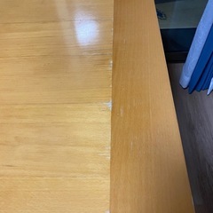 ダイニングテーブルの画像