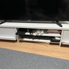 50型液晶テレビ　50インチHISENSE HS50K220 ハイセンス　テレビ台付けれますの画像