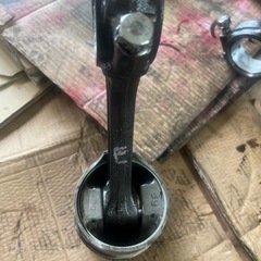 船のエンジン　機械の整備士　