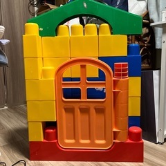 ピープル　全身でブロック