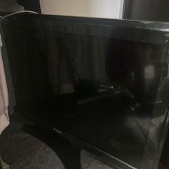 商談中　テレビとテレビ台差し上げます。