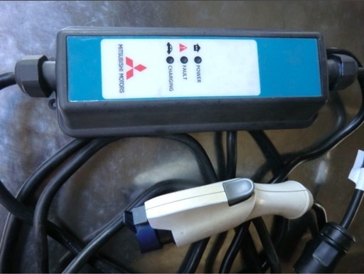 三菱アウトランダーPHEV 充電ケーブル
