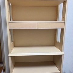 家具の村内の収納棚、ドア掛け収納、プフもどき