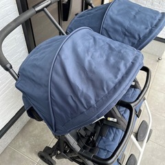 双子用ベビーカーの画像