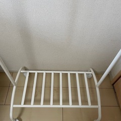 ハンガーラック　白の画像