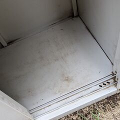 東久留米市　配達可能　中古　スチール物置　小型の画像