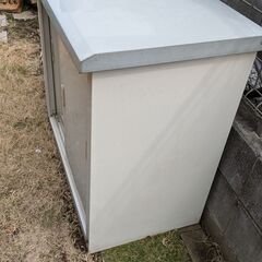 東久留米市　配達可能　中古　スチール物置　小型の画像