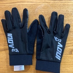 inov8 イノヴェイト　ランニング　グローブ　手袋