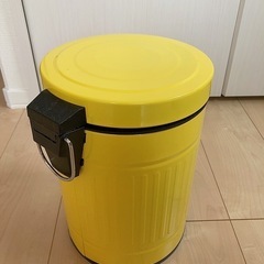 ゴミ箱の画像