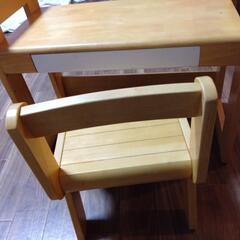《お譲り先決定》子供用机と椅子のセットの画像