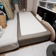 IKEA スコーレル　脚付