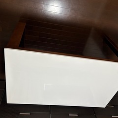 ダイニングテーブルの画像