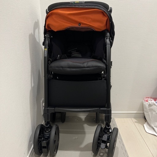 Combi クロスゴー4キャス エッグショック UJ タンジェリンブラック