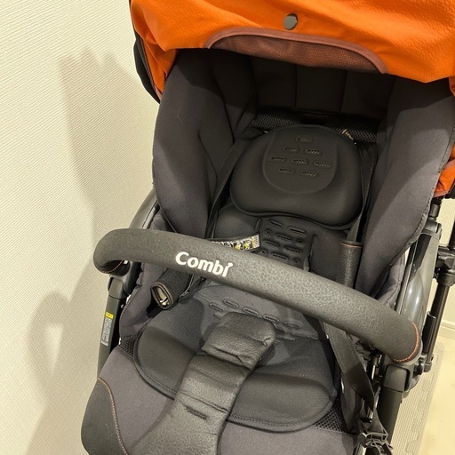 Combi クロスゴー4キャス エッグショック UJ タンジェリンブラック