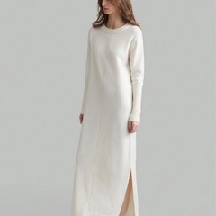 Ontre 女性用白ニットロングスリーブカジュアルセーターワンピース、新作レディースファッションルーズスタイルのスプリングドレスの画像