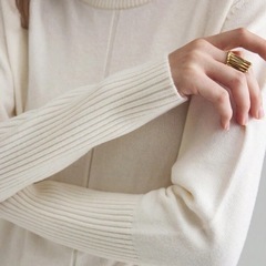 Ontre 女性用白ニットロングスリーブカジュアルセーターワンピース、新作レディースファッションルーズスタイルのスプリングドレスの画像