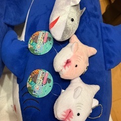 譲り先決定サメのぬいぐるみ　5点セットの画像