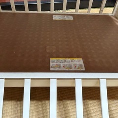 カトージミニベビーベッド　バニラ
の画像
