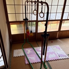 子供用鉄棒の画像