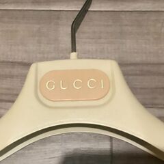 ★ ラストの1セット！GUCCIのハンガー3本まとめての画像