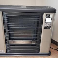 商談中　2022年製　灯油FF式ストーブ