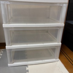 3段透明ケース×3つの画像