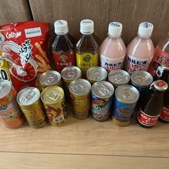 コーヒー、ジュース、お菓子