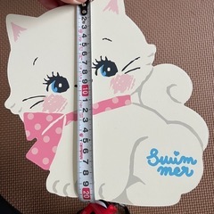 小さいテーブル（ねこ）の画像