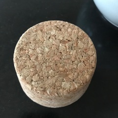 壺　コルク蓋付きの画像