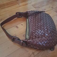 サザビーの本革ハンドバッグの画像