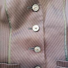 パトリックコックス事務服の画像