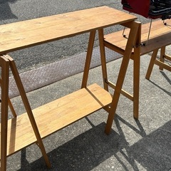 アウトドアキッチンテーブルとColeman 2バーナーのセットで。の画像