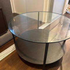 IKEAガラステーブル