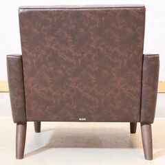 karimoku(カリモク家具)の1人掛けソファです。ヴィンテージテイストな