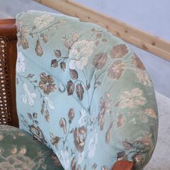 MITSUKOSHI(三越)の高級家具、Brugge(ブルージュ)のアームチェアーです。アンティーク調のクラシックなデザインが魅力の一人掛けソファはラウンジチェアーとしても。カントリーハウス の画像