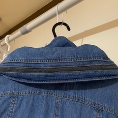 レディースデニム素材アウターの画像