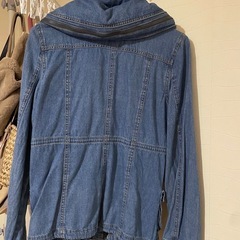 レディースデニム素材アウターの画像