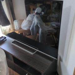 テレビとテレビ台の画像