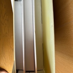 段ボール本棚の画像
