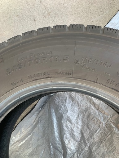24年！トラック タイヤ 245/70R19.5 136/134J ブリヂストンV-STEEL MIX