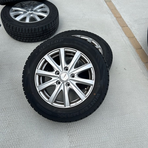 スタッドレスタイヤ　15インチ