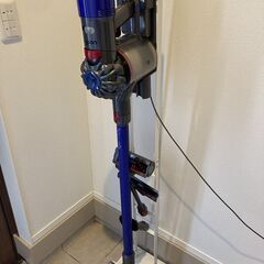 ダイソン 掃除機 コードレス Dyson V7 fluffy SV11 スタンド付きの画像